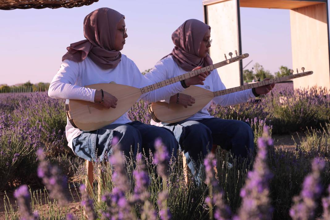 Karatay’ın mor denizi tüm dünyayı peşinden sürükledi! Görmeyen kalmadı 13